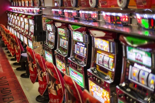 lunas333 mobile app interface showing live casino tables and sportsbook markets